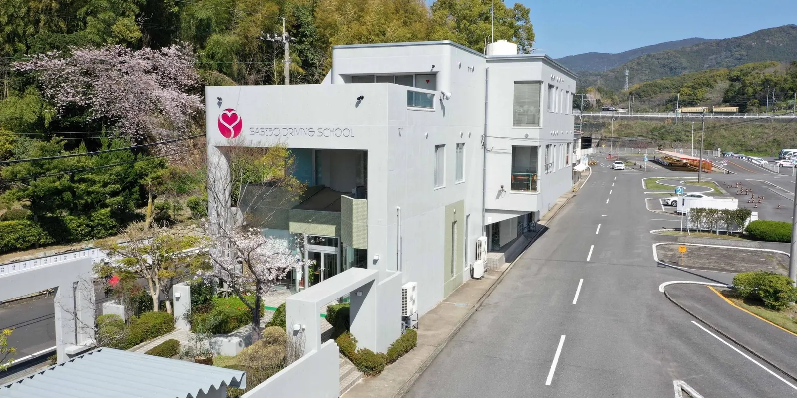 佐世保自動車学校の校舎